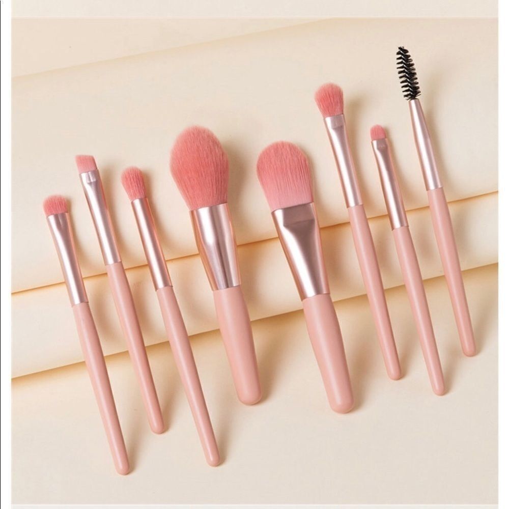 8 PIECE TRAVEL COSMETIC BRUSH SET